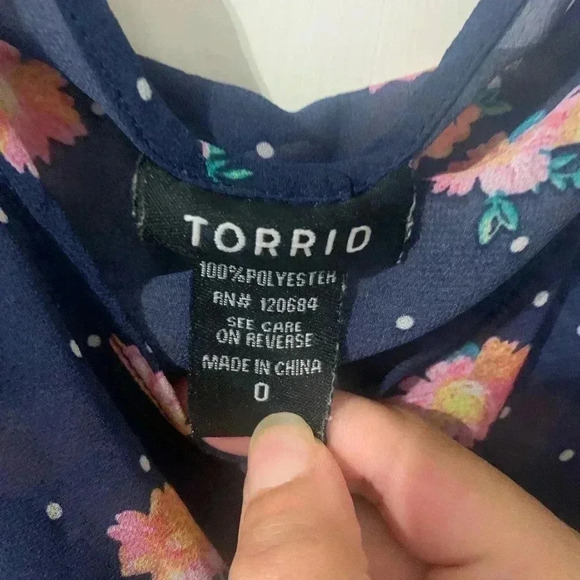 Torrid sz 0 Navy Blue Floral White Polka Dot Tank Semi Sheer Chiffon Blouse - Picture 3 of 5